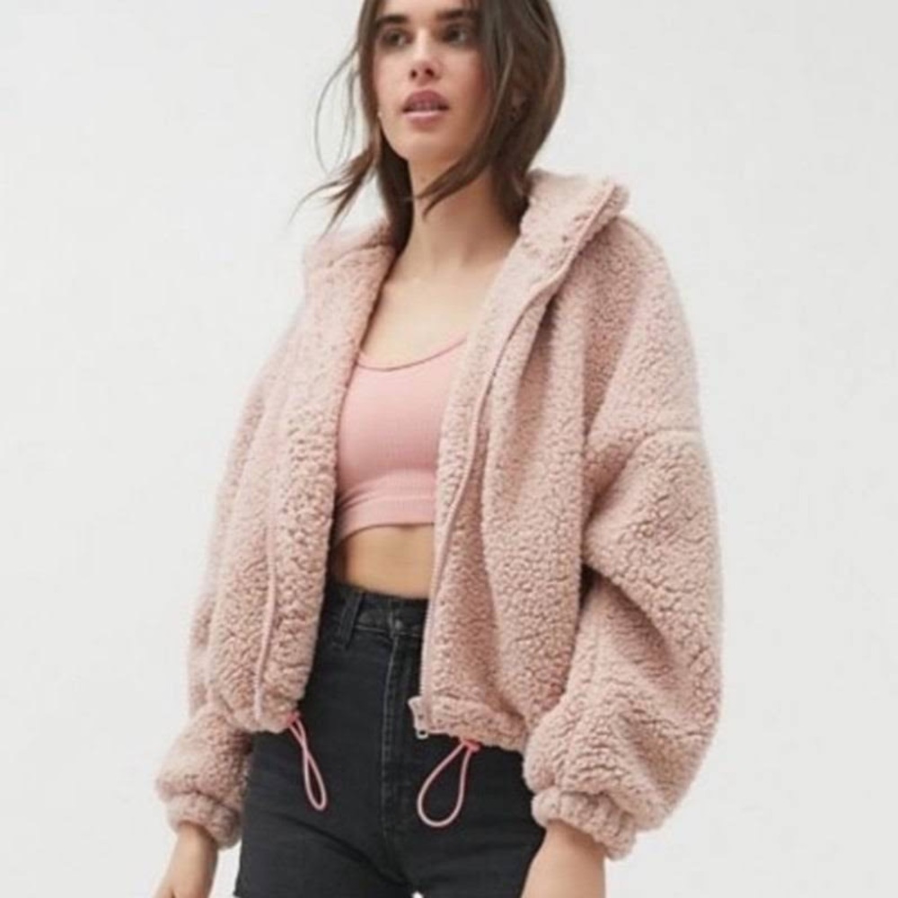 UO Cropped Teddy Jacket dusty rose EUC